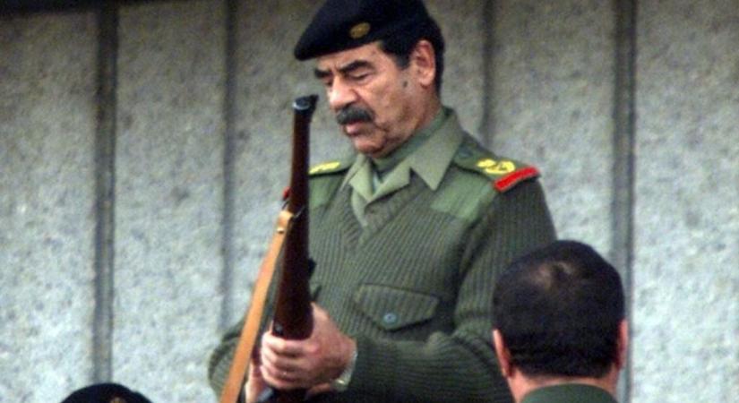 Ha egy politikusnál fegyver van az első felvonásban, azért a nép drágán fizet a harmadikban
