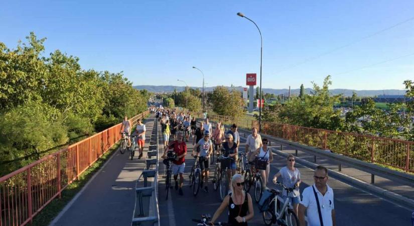 A bebörtönzött újvidékiekért tüntettek a klisai börtön előtt