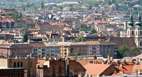 72 ingatlant ad el Budapest, milliárdos bevételt vár
