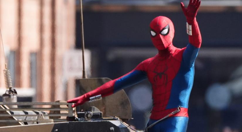 Azonnal leálltak az új Pókember-film forgatásai Tom Holland sérülése miatt