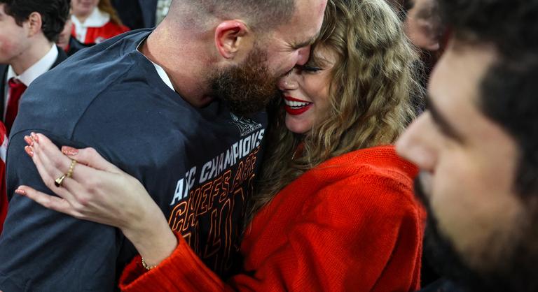 Taylor Swift és Travis Kelce bizonyítja, nem hátrány, ha kevésbé vagy okos a párodnál