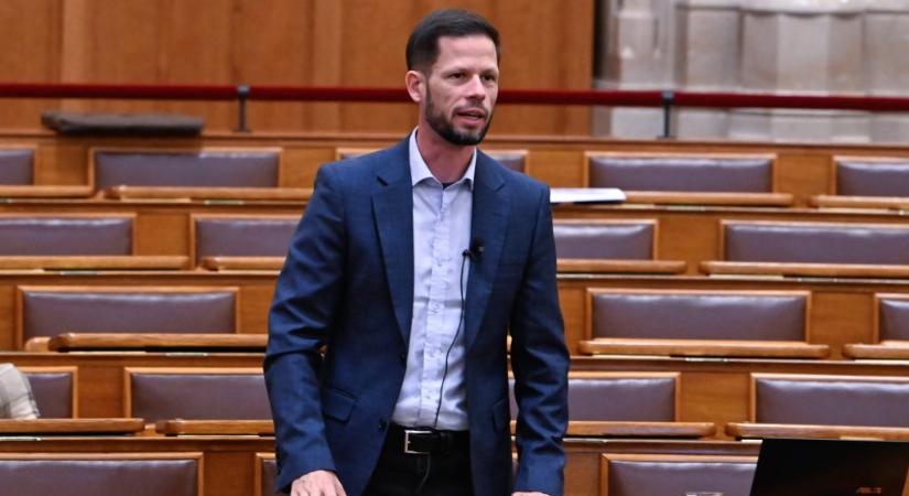 Féltucat ellenzéki képviselő mentelmi jogának felfüggesztésével indulhat a parlament őszi ülésszaka