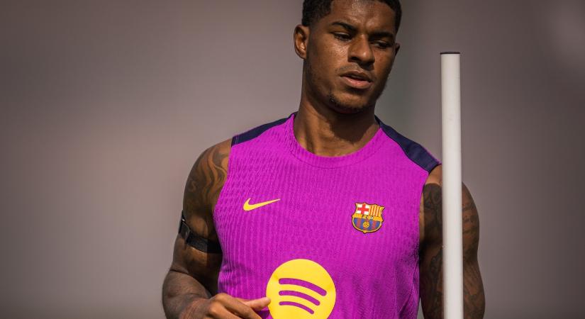 Marcus Rashford máris megcsinálta az első barcelonai balhéját, Hansi Flick kirakta a csapatból