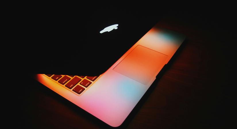 iPadesített MacBookkal rukkolhat elő az Apple