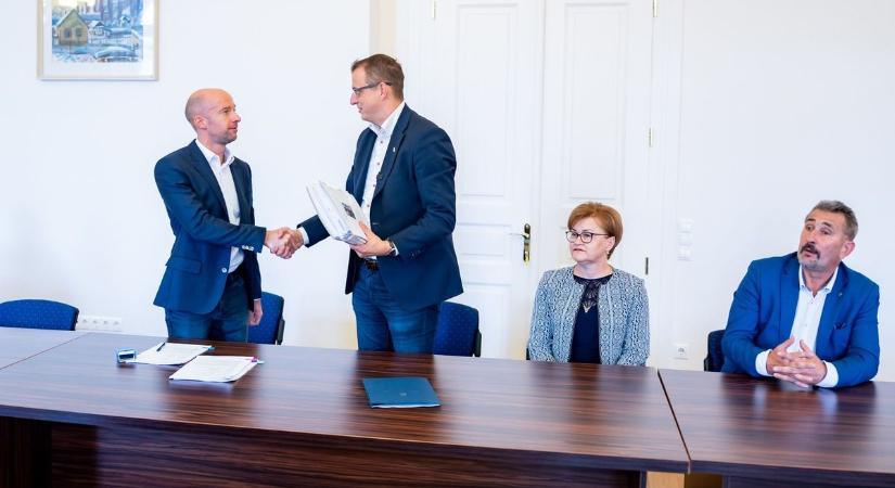 Megújul a tokaji kormányablak