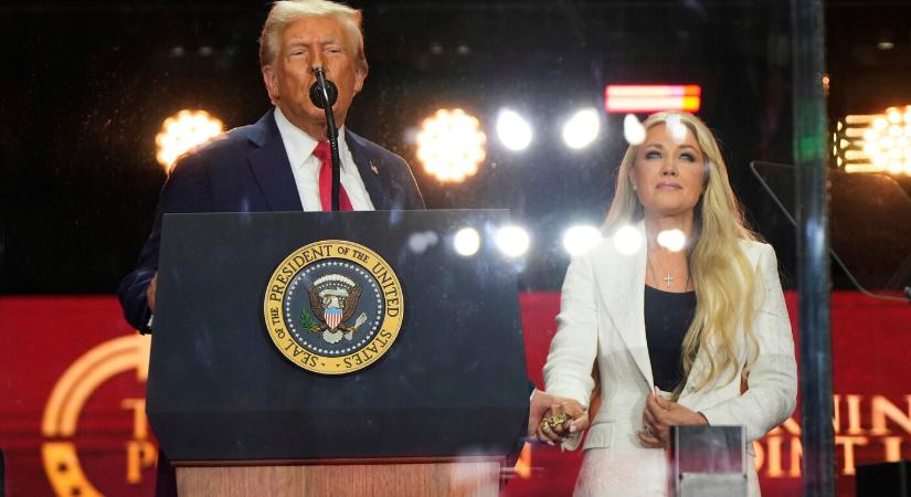 Százezrek búcsúztatták Charlie Kirk konzervatív aktivistát