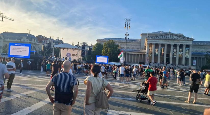 A független elemző szerint is áradt a gyűlölet az ellenzék kormányellenes tüntetésén
