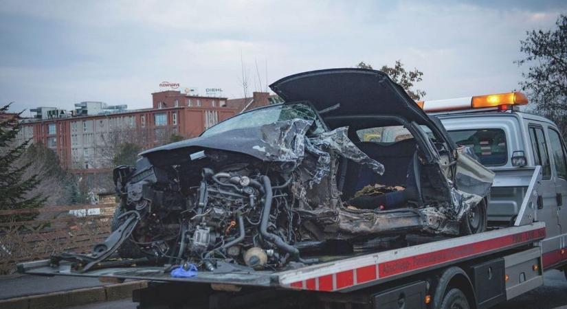 „Borzasztóan elegem van” – újra összeroppant a Vágóhíd utcai balesetben meghalt fiú anyja