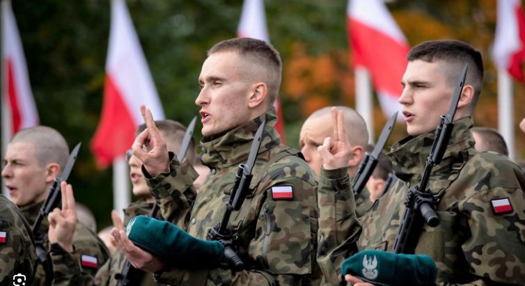Egy felmérés szerint a lengyelek csaknem fele megvédené az országát háború esetén