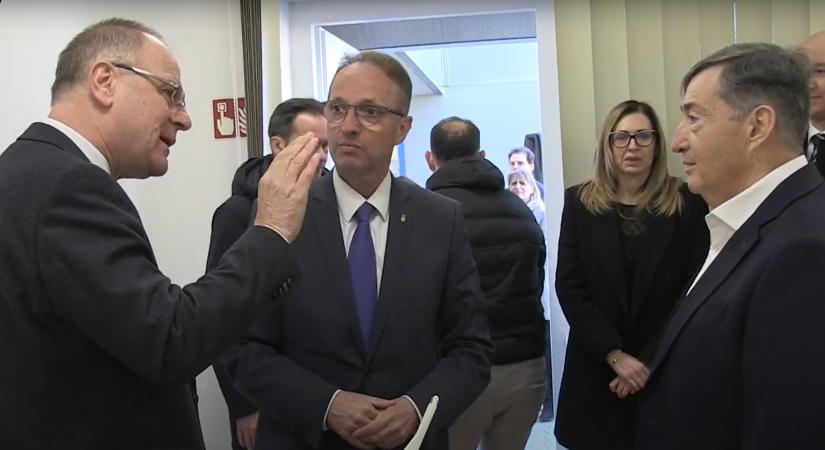 Mészáros Lőrinc autókereskedésében nyílt kormányablak, a bérleti díjat az állam fizeti