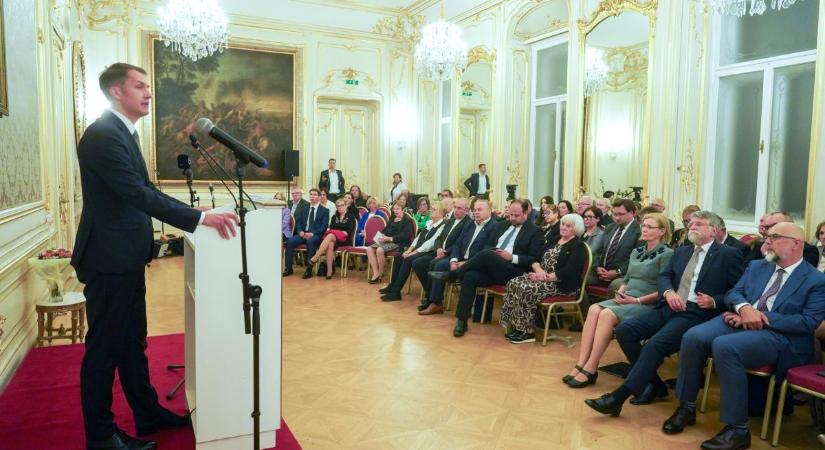 Kisebbségből erős jövőkép – a vajdasági magyar válaszok