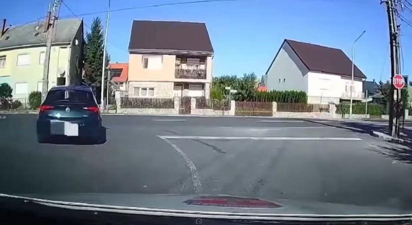 Egy út során három szabálysértést is elkövetett (videó!)