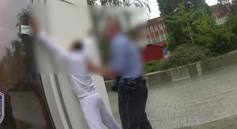 A munkahelyéről rángatta ki élettársát, hogy bántalmazza (videó!)