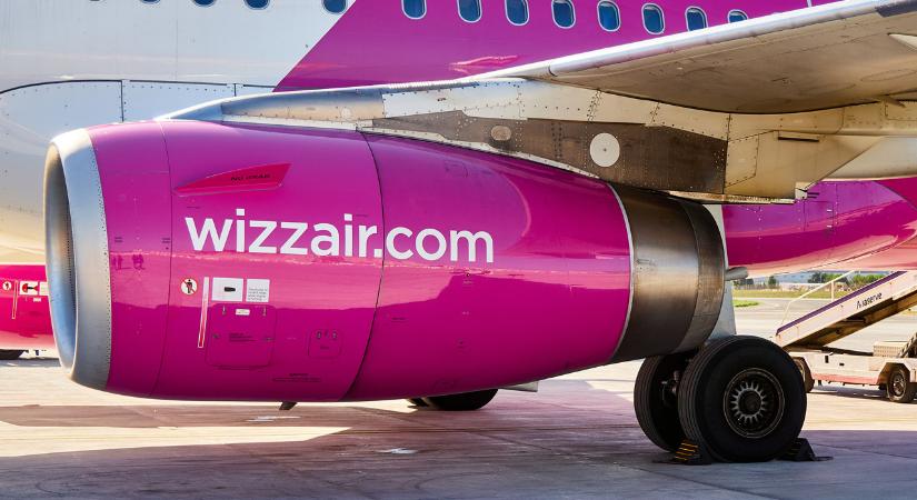 Dráma Ferihegyen: szokatlan incidens miatt késett 3,5 órát egy Wizz Air-gép