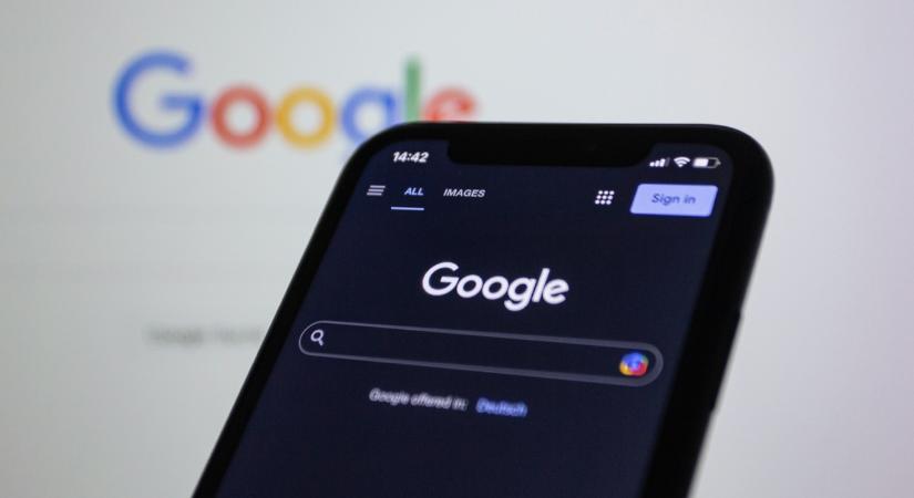 A Google mától betiltotta a politikai hirdetéseket az EU-ban