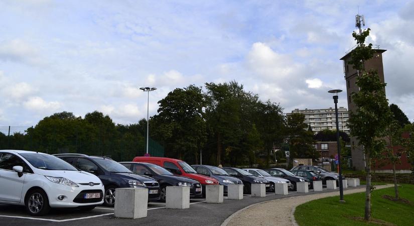Változik a parkolás Budapesten, mostantól itt is fizetni kell