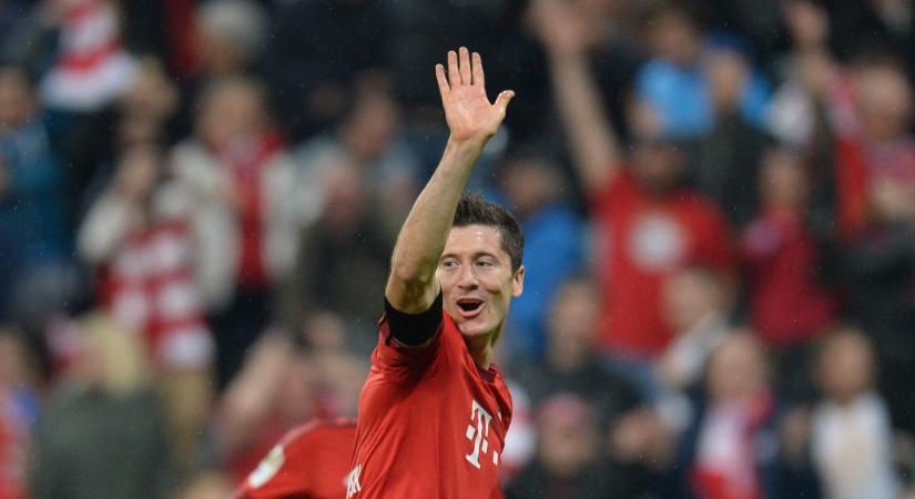Még Guardiola is hitetlenkedve fogta a fejét – tíz éve szerzett 9 perc alatt 5 gólt Lewandowski