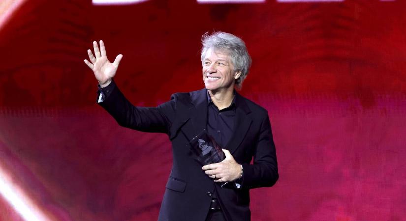 Jon Bon Jovi így fogadta fia és Milly Bobby Brown örökbe fogadott gyermekét