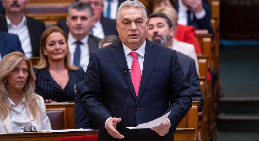 Orbán Viktor: Magyarország senkinek nem adott felhatalmazást arra, hogy a nevében háborút viseljen (élő)