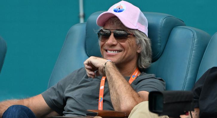 Jon Bon Jovi most először szólalt meg fia és Millie Bobby Brown örökbefogadásáról