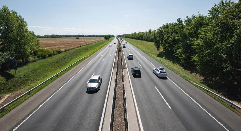 Szétlyuggatta a határt autópályákkal Magyarország