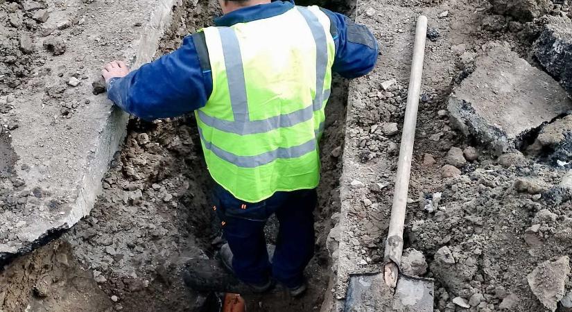 Újabb fejlesztés Sepsiszentgyörgyön: kiépítik a Jókai Mór utca szennyvízhálózatát