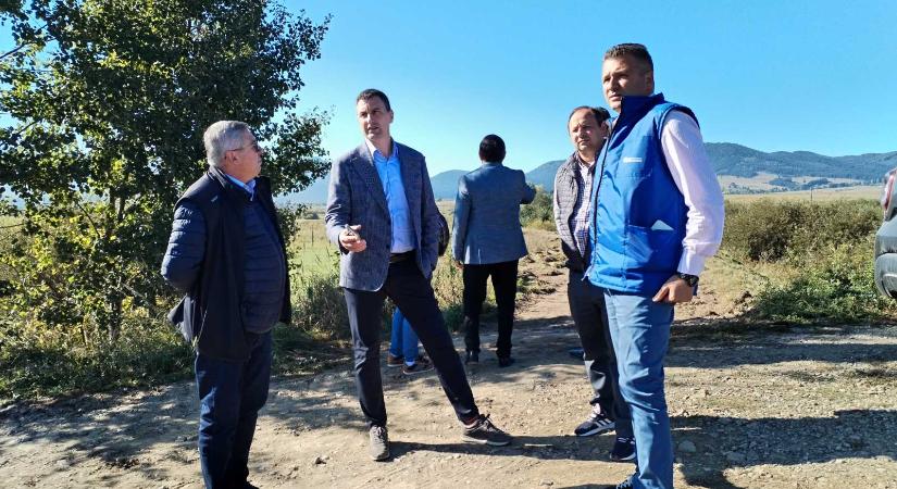 Jövő júliusban Madéfalvától Tusnádig biciklizhetünk az Olt gátján