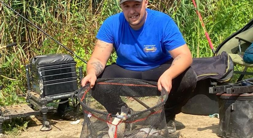 Meghekkelték a Tisza-tavat, egymás után dőltek be a halak ennek az egyszerű módszernek – videóval