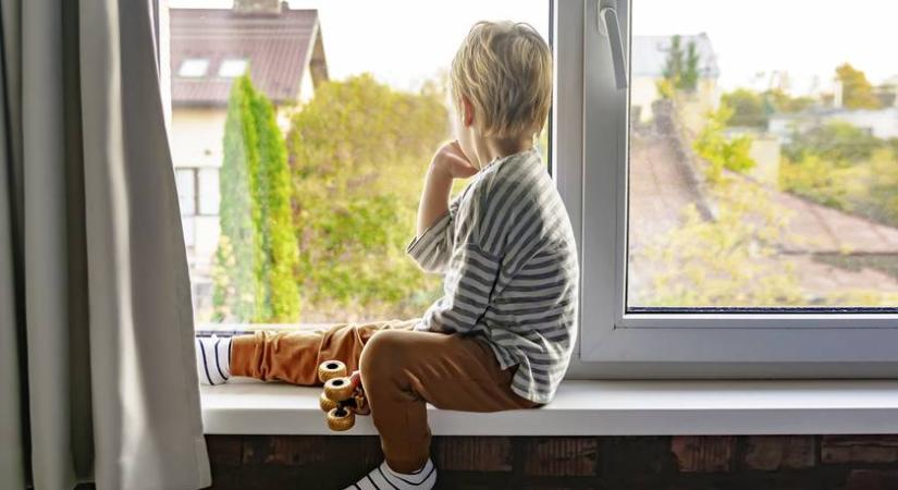 Eltussolták a bántalmazást a szekszárdi gyermekotthonban? Egy másfél éves kisfiú sérült meg