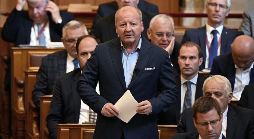 Simicskó István: A DK a végét járja, Tordai Bencéről nem tudjuk, melyik párt tagja