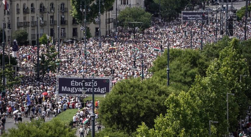 Magyar Péter Nemzeti menetet hirdetett október 23-ra