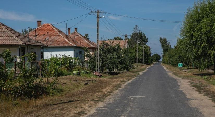 Olcsó házak, világi nyugalom: ezt tudja a semmi közepén álló hajdú-bihari településrész