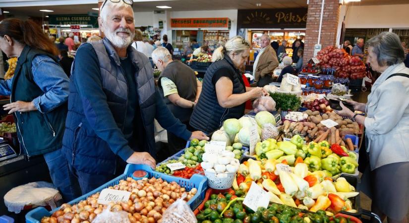 Őszi dömping: Friss dió, pókaszepetki alma és bagolyhagyma a zalai piacon – mutatjuk az árakat!