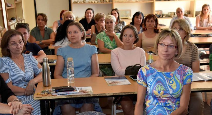 Az állatvédelemről tartottak roadshow-t pedagógusoknak Sopronban és Mosonmagyaróváron - fotók