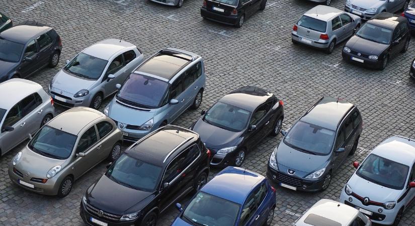 Napokon belül újabb budapesti kerületben lehet fizetni a parkolásért