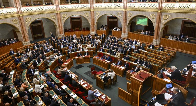 Döntött a parlament, két pozíció sorsa is eldőlt hat évre
