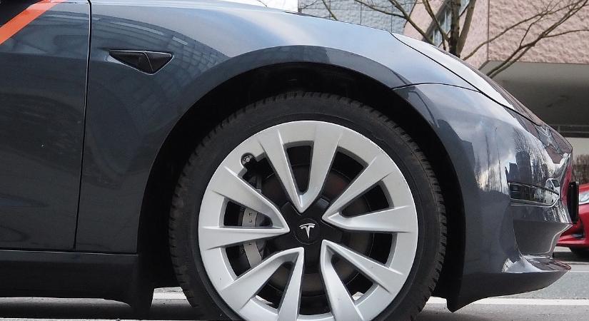 Elon Musk robotaxis terveit riasztónak és zavarba ejtőnek találják a szabályozó hatóságok