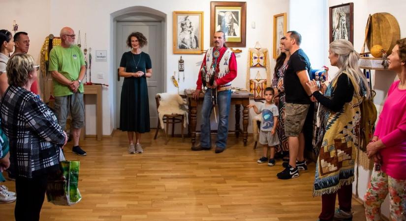 Még láthatod a siroki indián egyedülálló alkotásait