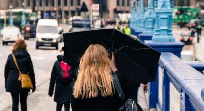 Markáns hidegfront küszöbön: villámokkal és lehűléssel búcsúzik a nyárias szeptember