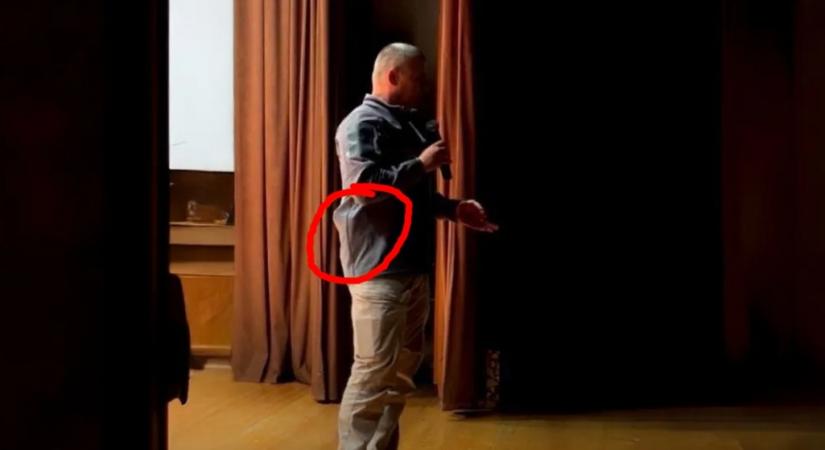 Fegyverrel gyűléseken? - Ruszin-Szendi Romulusz ellen bűncselekmény gyanúja is felvetődött