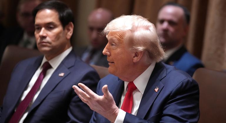 Megbénulhat Trump alatt az amerikai külügy, a félelem légköréről beszéltek diplomaták