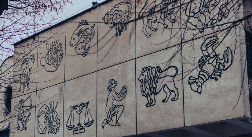 Napi horoszkóp: veszélyes csillagállások jönnek, félreértéseket, megtévesztést hoz a mai nap