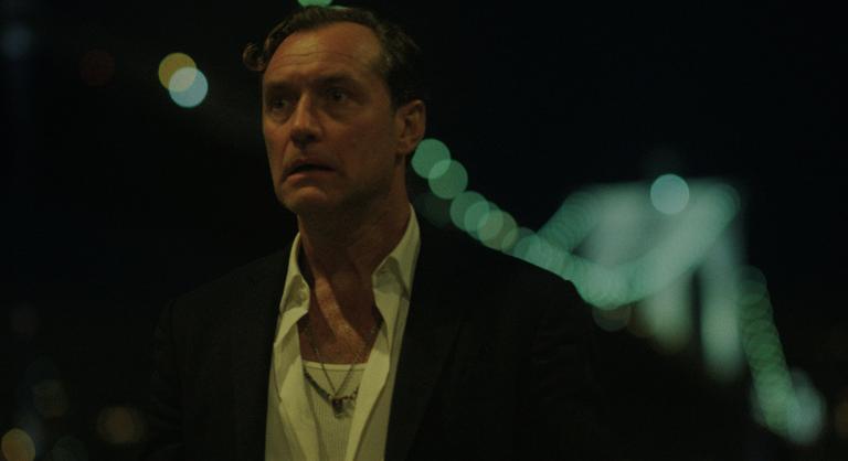 Jude Law új Netflix-sorozatát képtelenség abbahagyni
