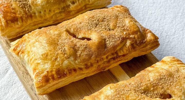 Mekis almás pite házilag: leveles tésztából percek alatt kész