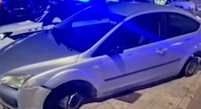 A fél autót az aszfalton húzta, mégis nyomta tovább egy Ford sofőrje