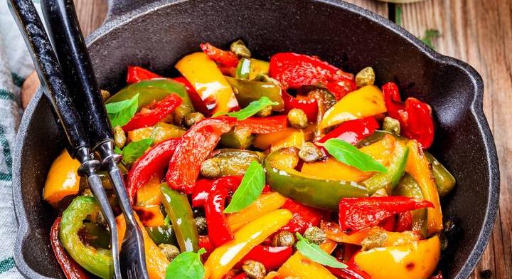 Így készül az olasz lecsó: a paprika roppan, a paradicsom krémes