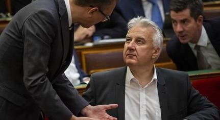 Lakner: Tudatos ártó szándék vagy elemi tudatlanság állhat Semjén szavai mögött