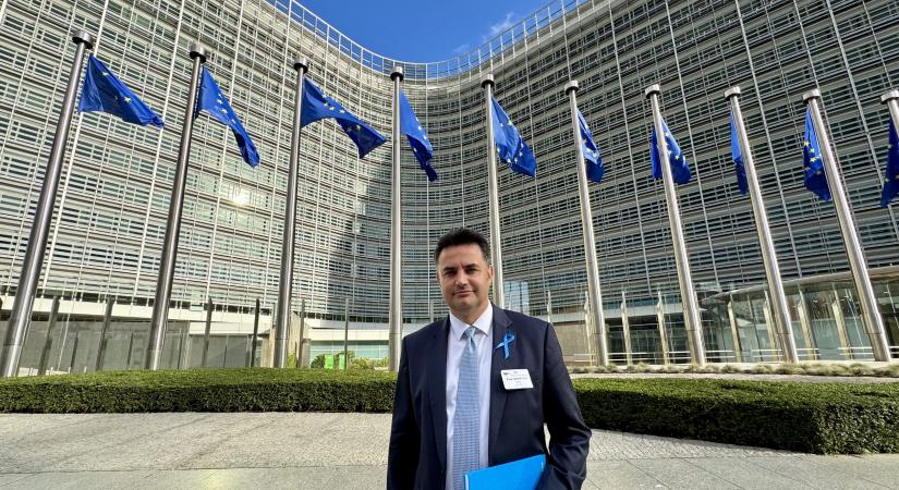 Márki-Zay Péter Brüsszelben: „Stop Lázár, stop Orbán!”