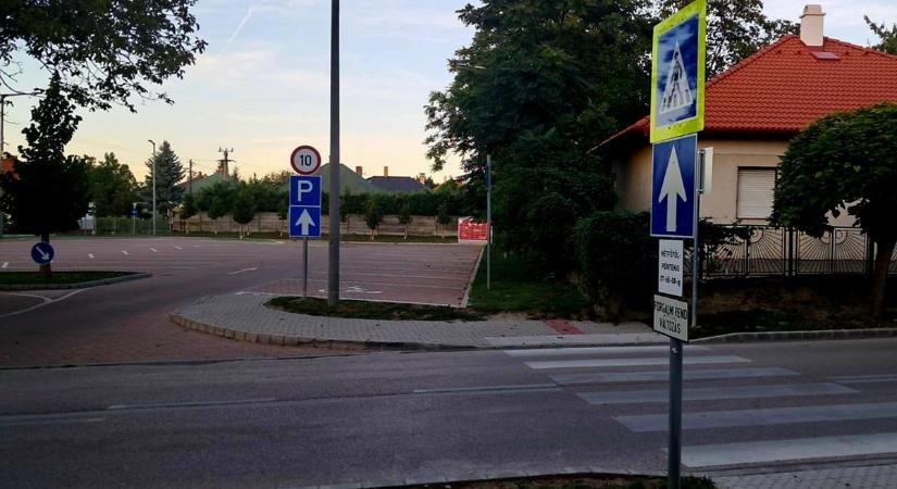 Forgalmi változás az iskola környékén, különös figyelemre intenek szülőket és autósokat!