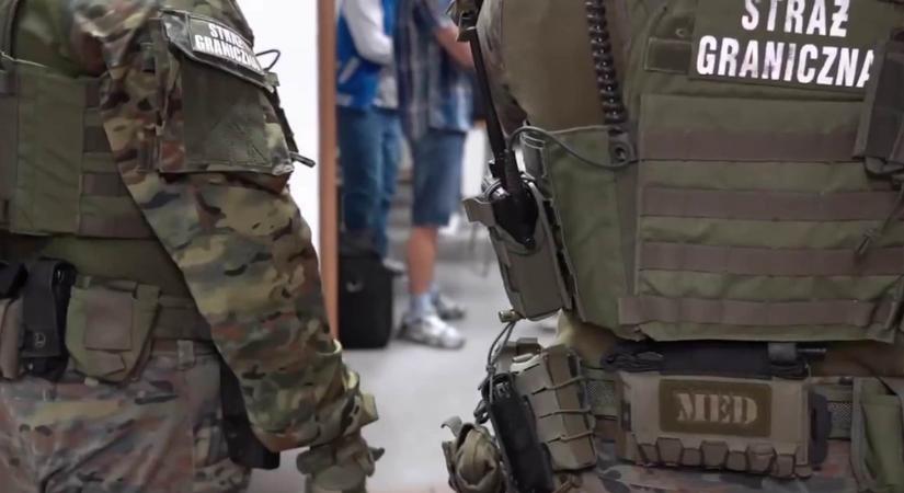 Lengyelország őrizetbe vett és kiutasított öt ukránt